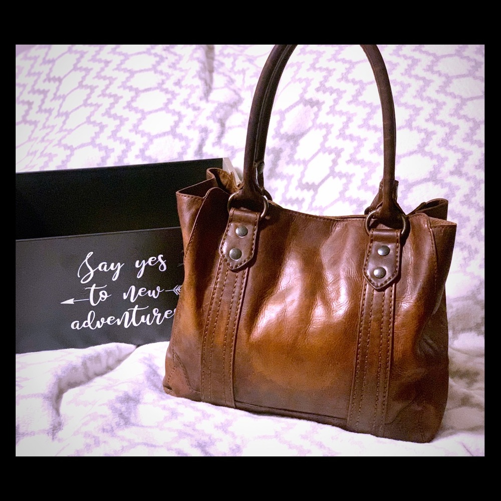 🌷🌺NWOT Frye Melissa tote in cognac 🌺🌷